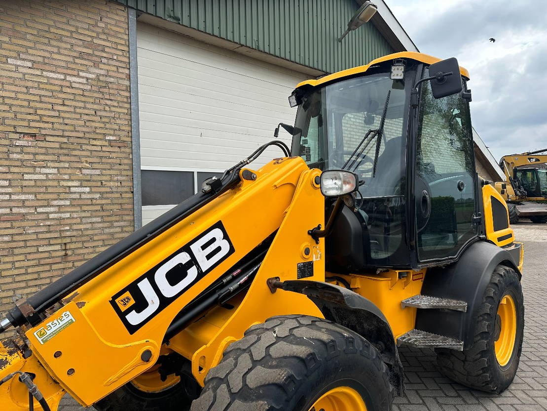 JCB TM220 SV A - Pá carregadora telescópica: foto 3 JCB TM220 SV A - Pá carregadora telescópica: foto 3