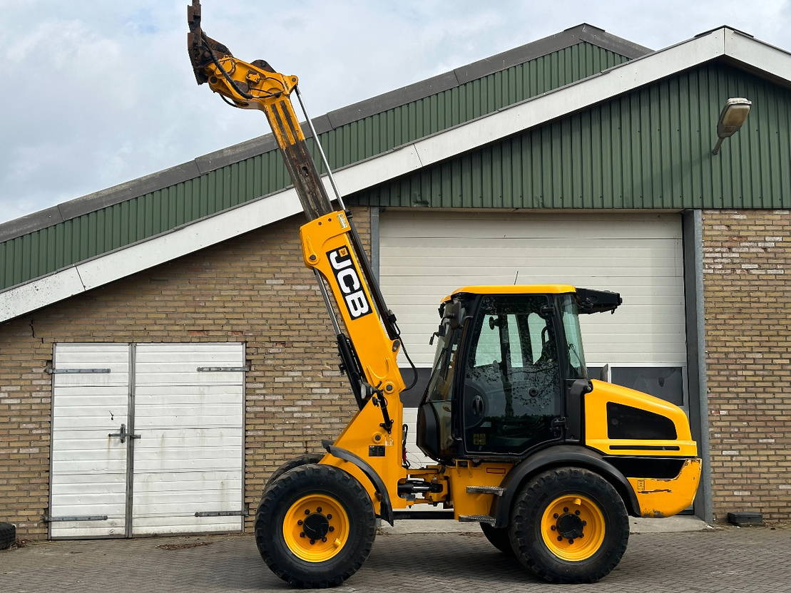 JCB TM220 SV A - Pá carregadora telescópica: foto 5 JCB TM220 SV A - Pá carregadora telescópica: foto 5