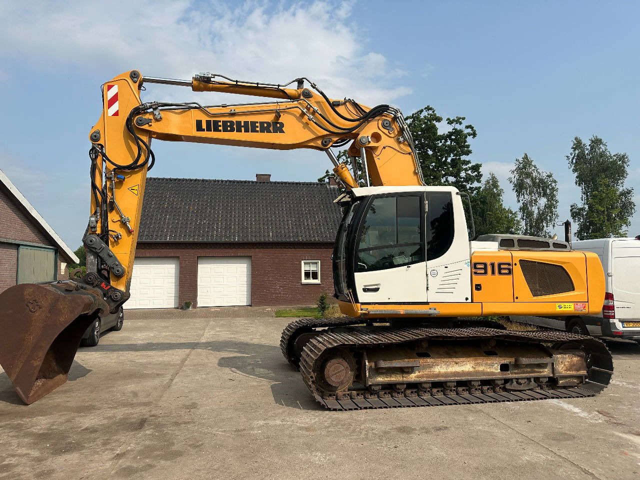 Escavadora de rastos Liebherr R906: foto 1