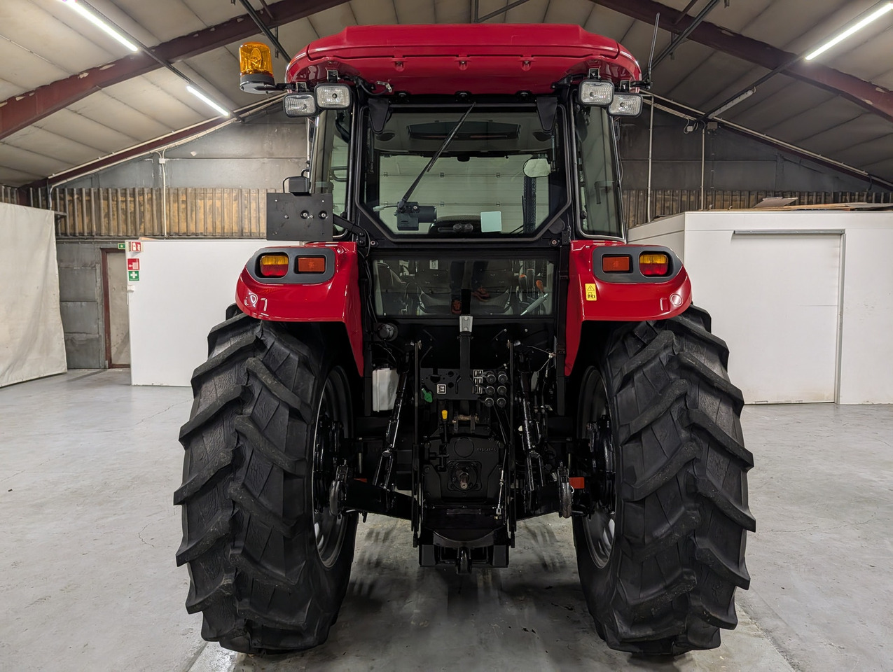 CASE IH Farmall 85A - Trator: foto 3 CASE IH Farmall 85A - Trator: foto 3