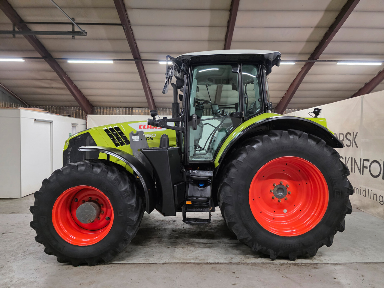 CLAAS Arion 660 C-Matic - Trator: foto 2 CLAAS Arion 660 C-Matic - Trator: foto 2