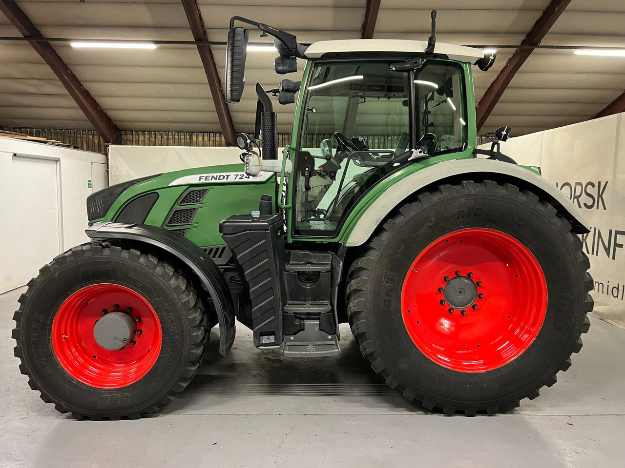 Fendt 724 Vario - Trator: foto 1 Fendt 724 Vario - Trator: foto 1