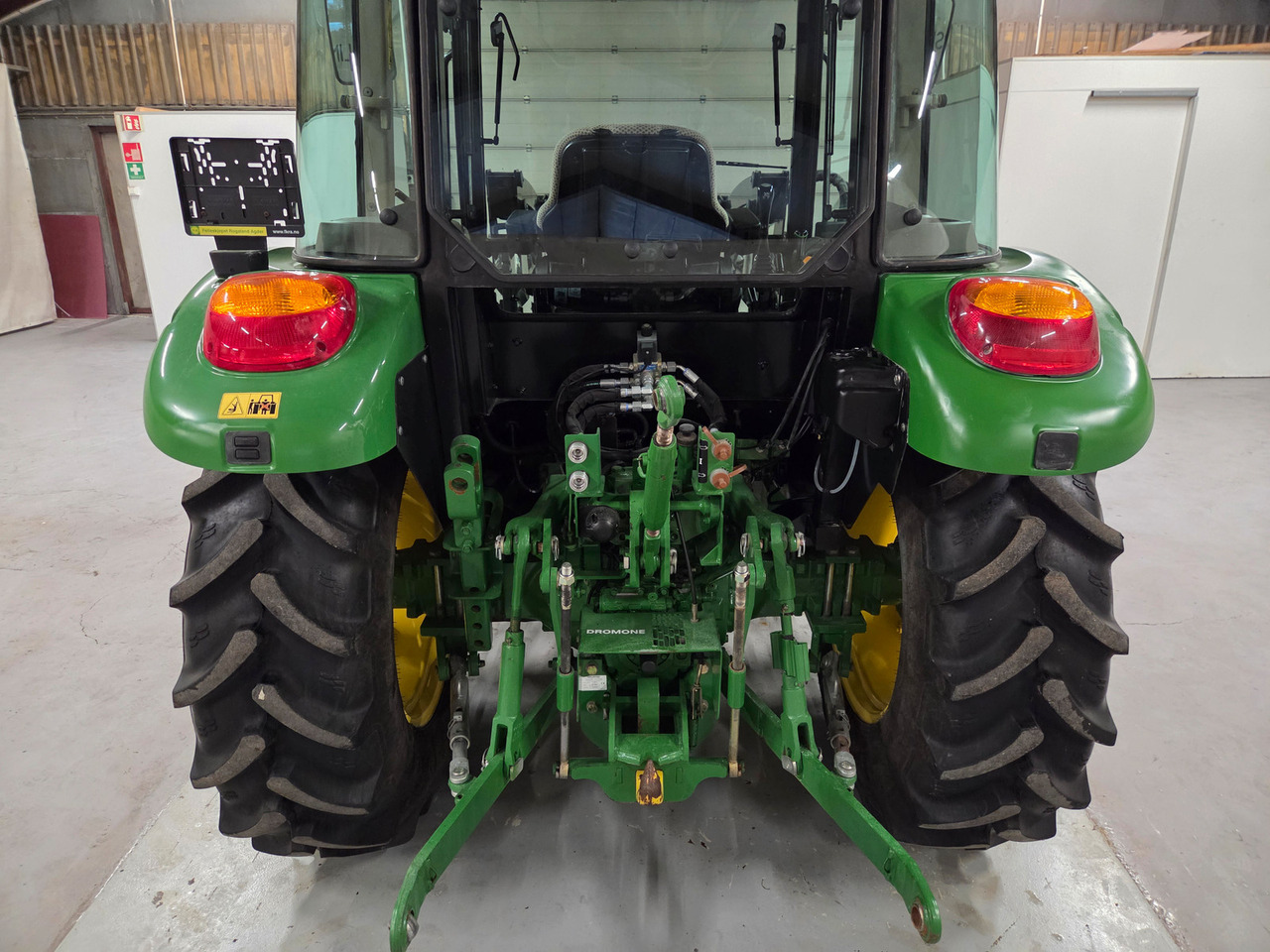 John Deere 5055E #600 timer - Trator: foto 5 John Deere 5055E #600 timer - Trator: foto 5
