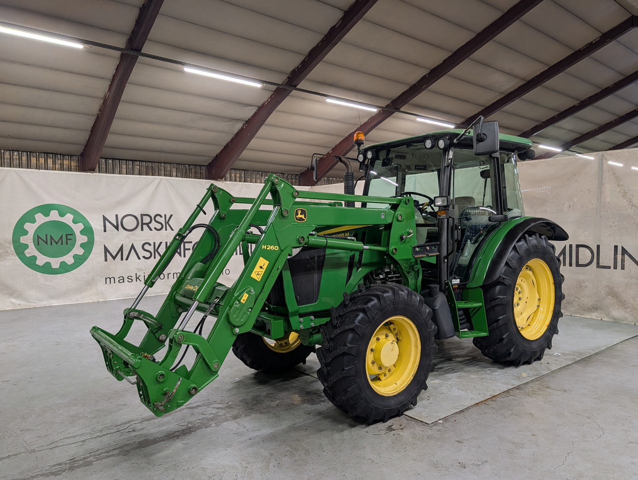 John Deere 5085M - Trator: foto 1 John Deere 5085M - Trator: foto 1