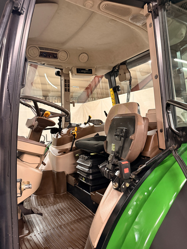 Trator John Deere 5820: foto 12