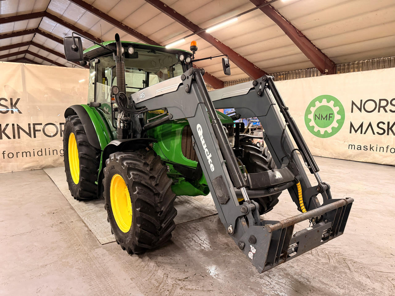 Trator John Deere 5820: foto 7