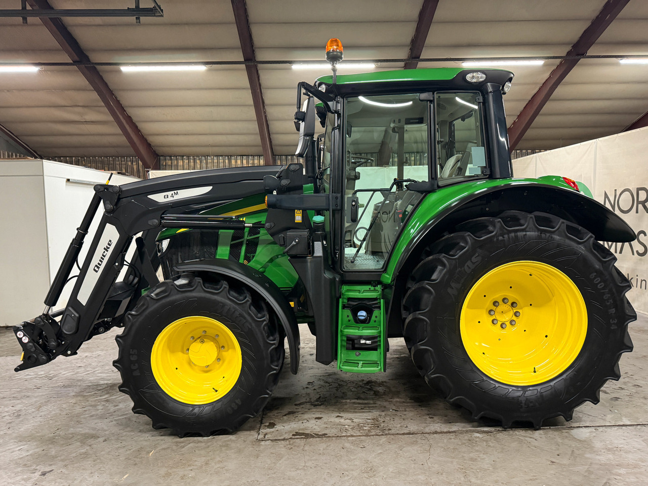 John Deere 6100M - Trator: foto 2 John Deere 6100M - Trator: foto 2
