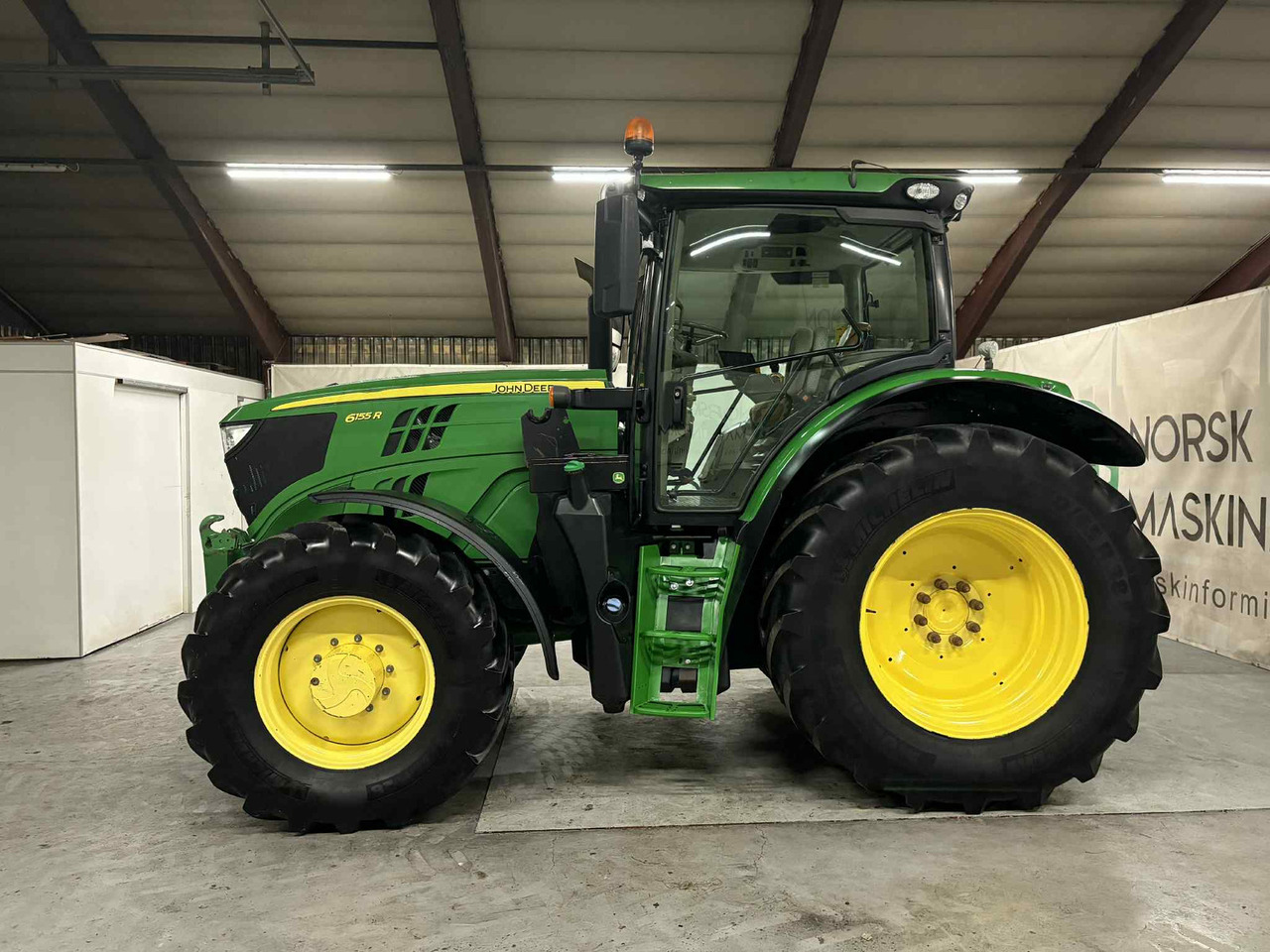 John Deere 6155R - Trator: foto 2 John Deere 6155R - Trator: foto 2