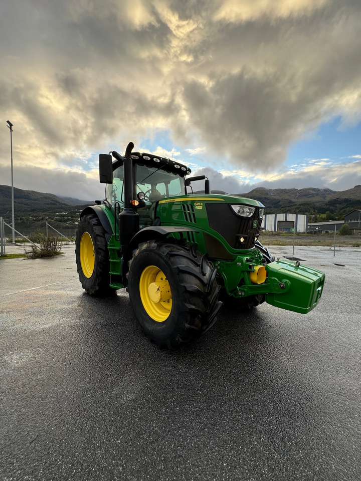 John Deere 6215R - Trator: foto 5 John Deere 6215R - Trator: foto 5