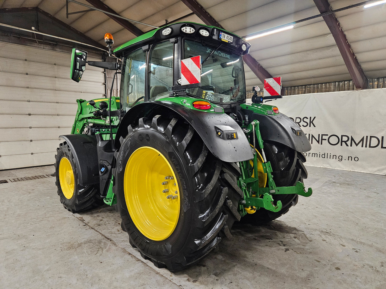 John Deere 6R185 Ultimate #Godt utstyrt og veldig flott traktor - Trator: foto 4 John Deere 6R185 Ultimate #Godt utstyrt og veldig flott traktor - Trator: foto 4