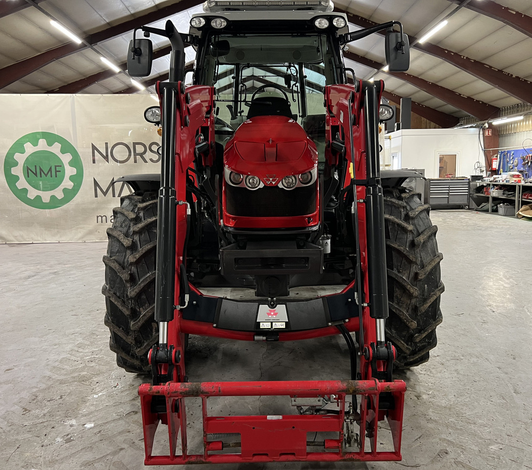 Massey Ferguson 5612 Dyna 4 #KUN 925 Timer# - Trator: foto 3 Massey Ferguson 5612 Dyna 4 #KUN 925 Timer# - Trator: foto 3