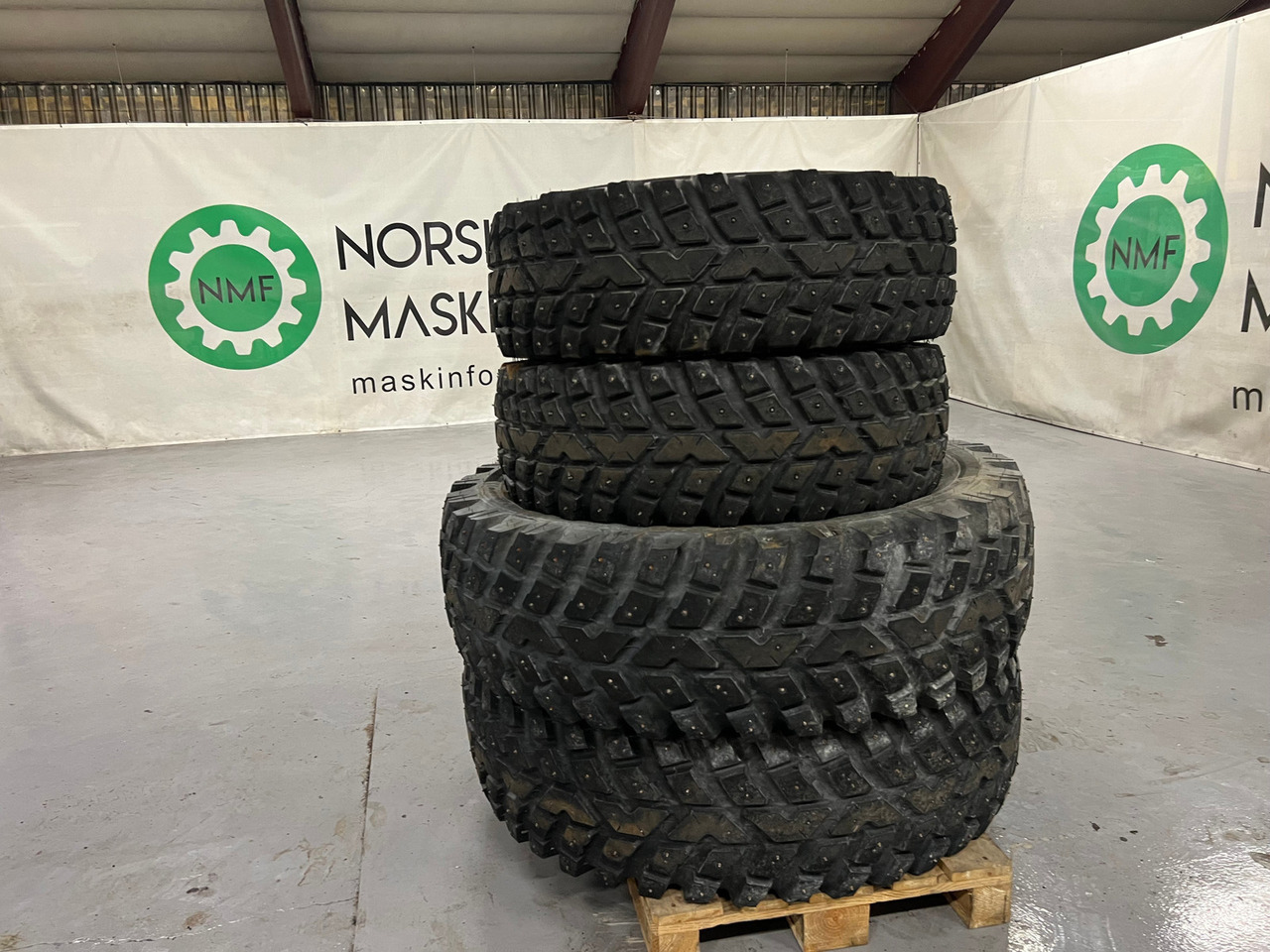 TRI 2 Dekk, TRI 2 DEKK MED PIGG - Roda completa por Máquina agrícola: foto 1 TRI 2 Dekk, TRI 2 DEKK MED PIGG - Roda completa por Máquina agrícola: foto 1