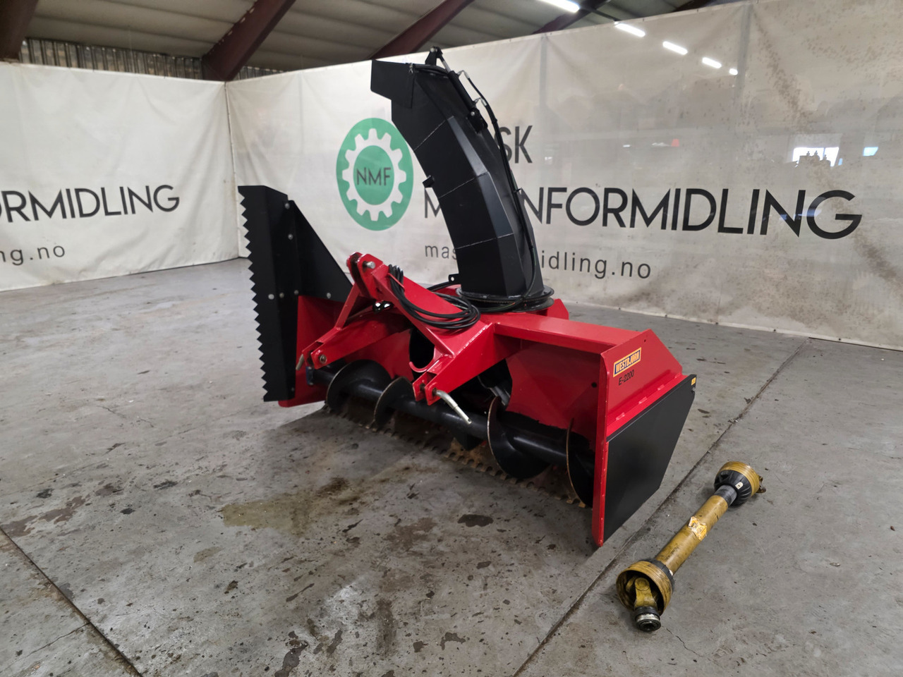 Westbjørn E-220 2 trinns med kantskjær, som ny. - Removedor de neve: foto 2 Westbjørn E-220 2 trinns med kantskjær, som ny. - Removedor de neve: foto 2
