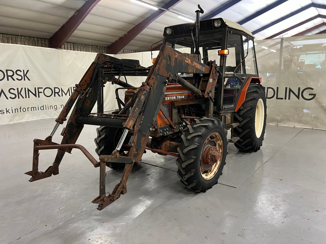 Zetor 7045 (Redusert moms) - Trator: foto 3 Zetor 7045 (Redusert moms) - Trator: foto 3