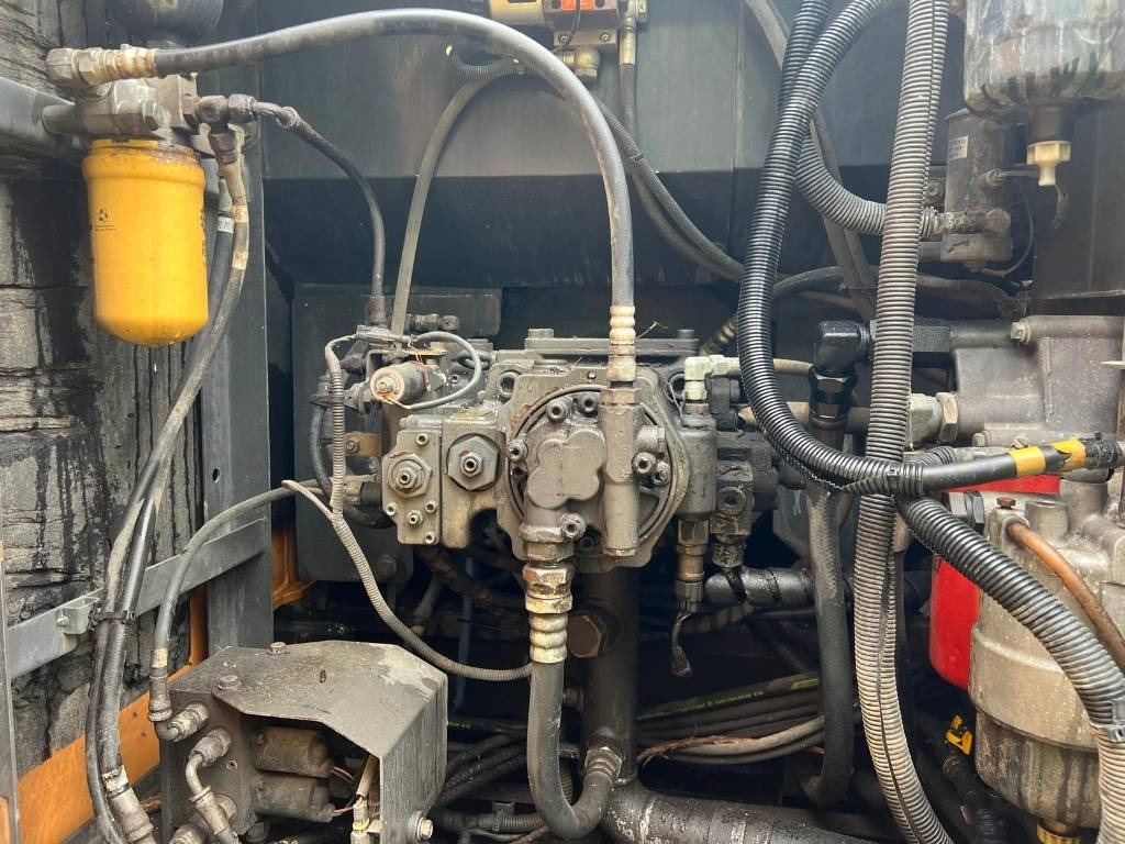 Escavadora de rastos Case CX 180 B: foto 7