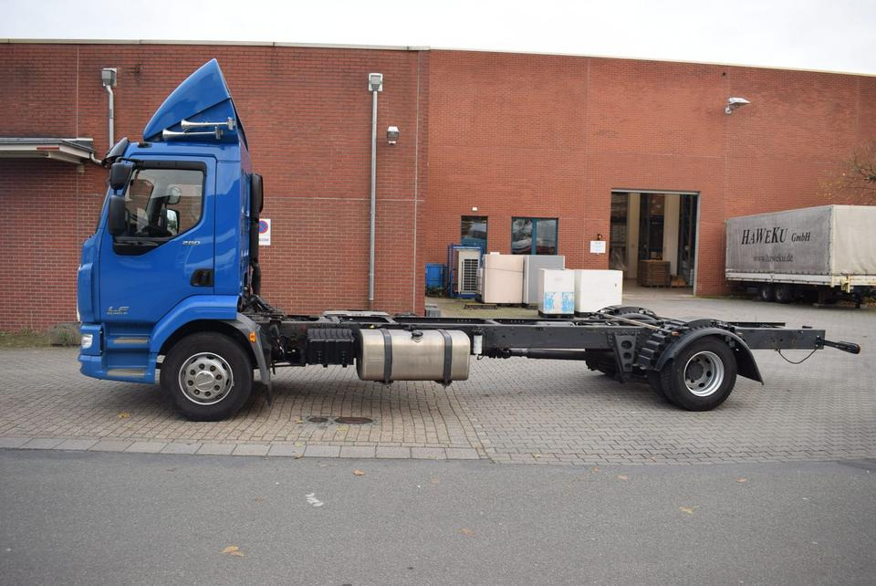 DAF LF 280 Fahrgestell Klima Navi 8-Gang ACC AHK - Camião chassi: foto 3 DAF LF 280 Fahrgestell Klima Navi 8-Gang ACC AHK - Camião chassi: foto 3