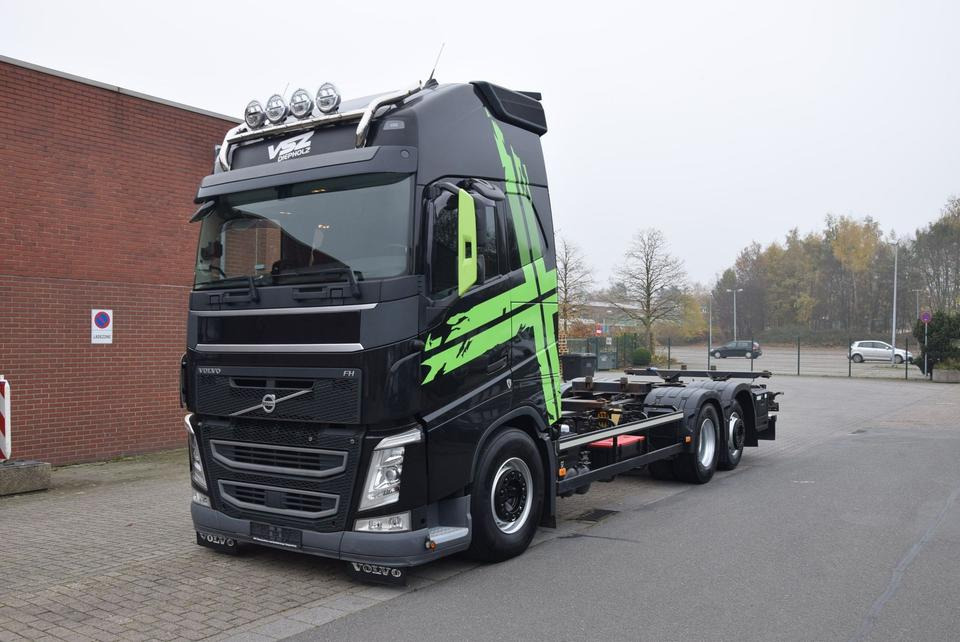 Volvo FH 460 Fahrschule 3-AchsRetarder ACC 4-Sitze - Camião transportador de contêineres/ Caixa móvel: foto 2 Volvo FH 460 Fahrschule 3-AchsRetarder ACC 4-Sitze - Camião transportador de contêineres/ Caixa móvel: foto 2