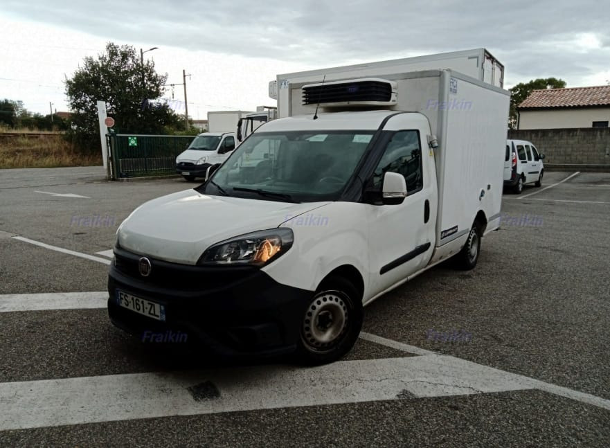 FIAT DOBLO KONTENER CHŁODNIA NR 830 - Carrinha frigorífica: foto 1 FIAT DOBLO KONTENER CHŁODNIA NR 830 - Carrinha frigorífica: foto 1