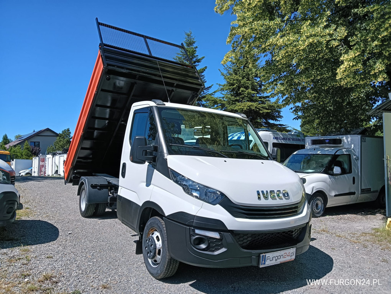 IVECO DAILY 35C14 WYWROTKA KIPER Z NAJAZDAMI NR 841 - Carrinha basculante: foto 3 IVECO DAILY 35C14 WYWROTKA KIPER Z NAJAZDAMI NR 841 - Carrinha basculante: foto 3