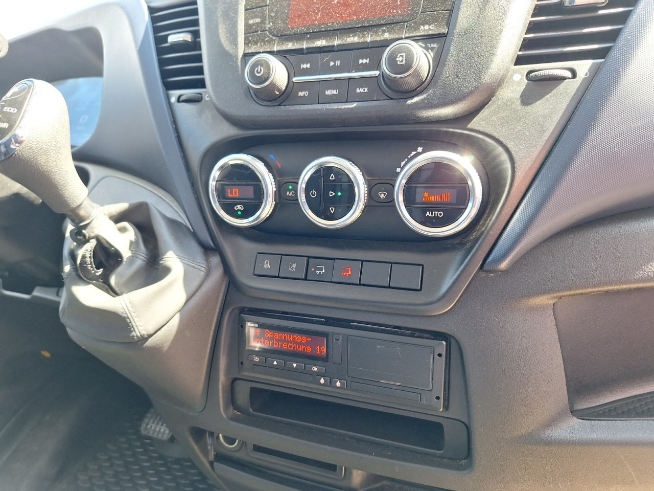 IVECO DAILY 72C18 A8 34m3 - Furgão: foto 4 IVECO DAILY 72C18 A8 34m3 - Furgão: foto 4
