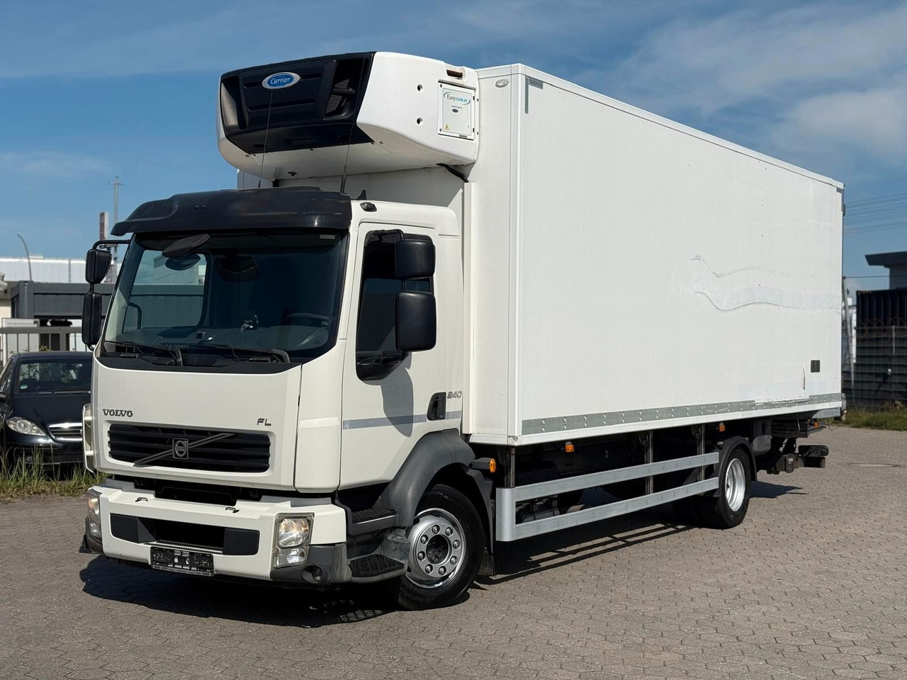 Volvo FL 240 Carrier Easy Cold+Hebebühne - Camião frigorífico: foto 1 Volvo FL 240 Carrier Easy Cold+Hebebühne - Camião frigorífico: foto 1