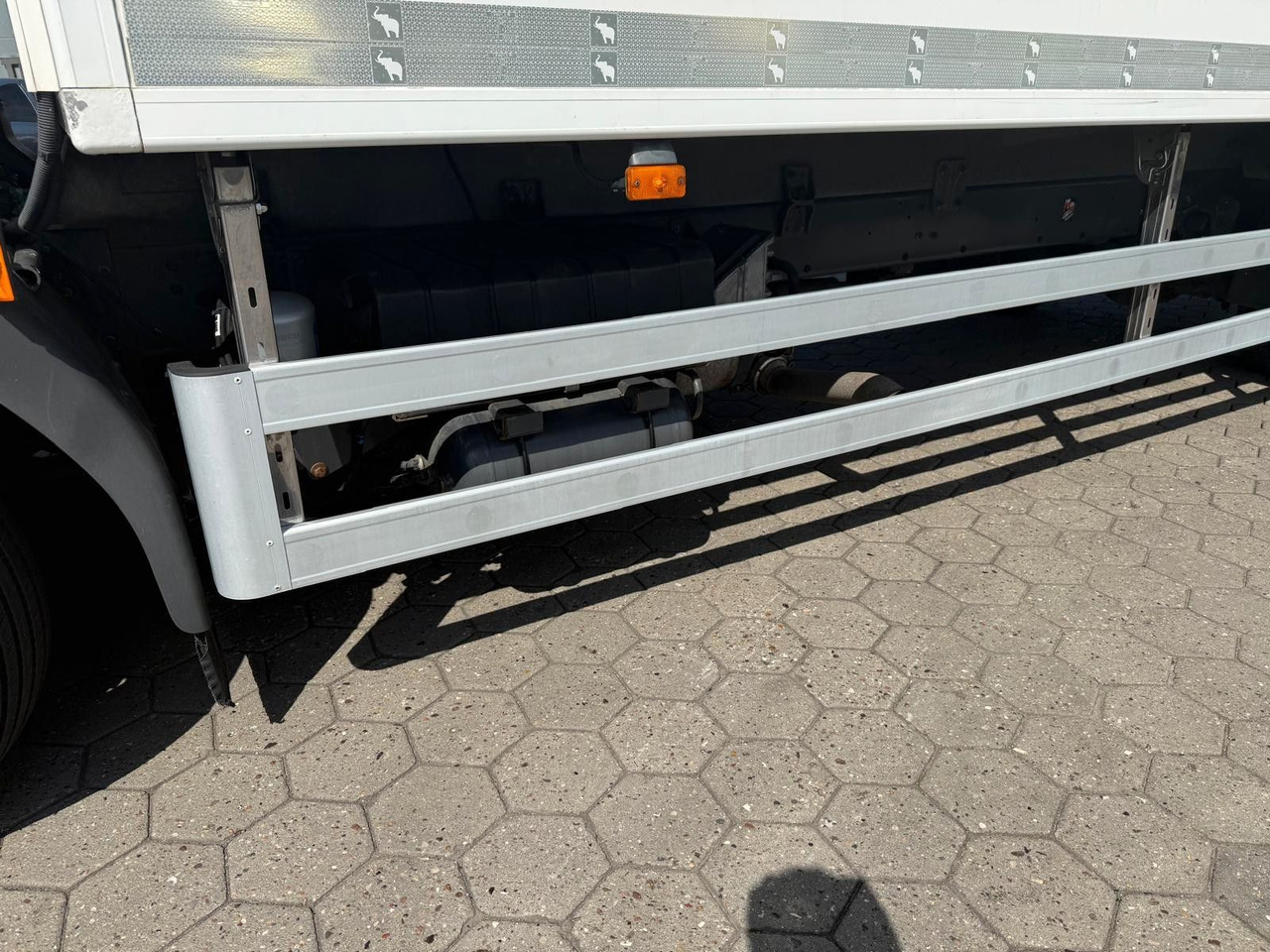 Camião frigorífico Volvo FL 240 Carrier Easy Cold+Hebebühne: foto 12