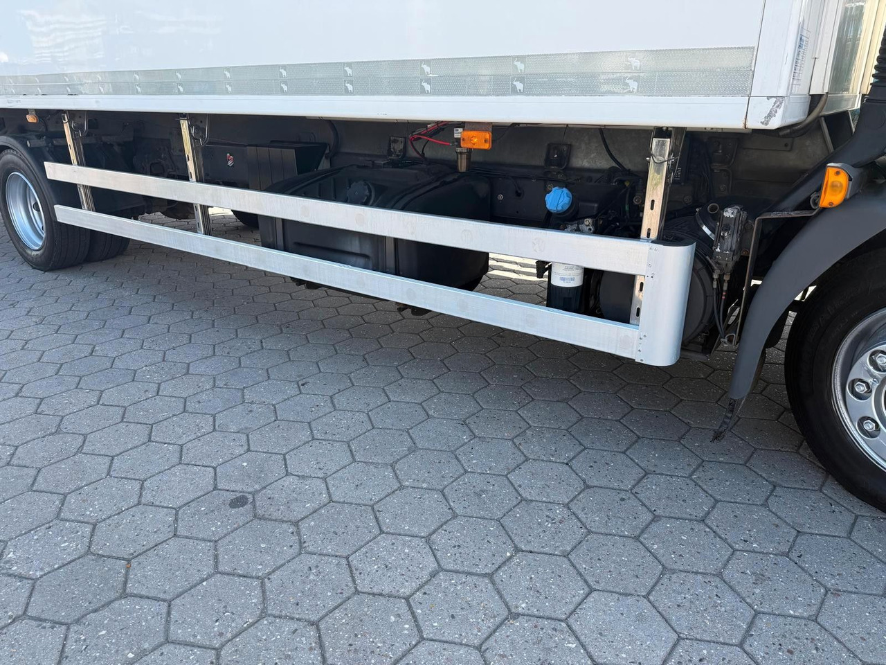 Camião frigorífico Volvo FL 240 Carrier Easy Cold+Hebebühne: foto 13
