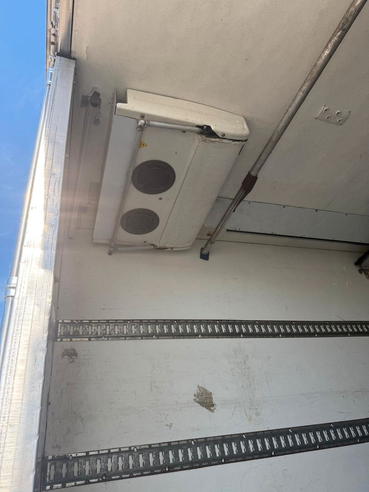 Camião frigorífico Volvo FL 240 Carrier Easy Cold+Hebebühne: foto 18