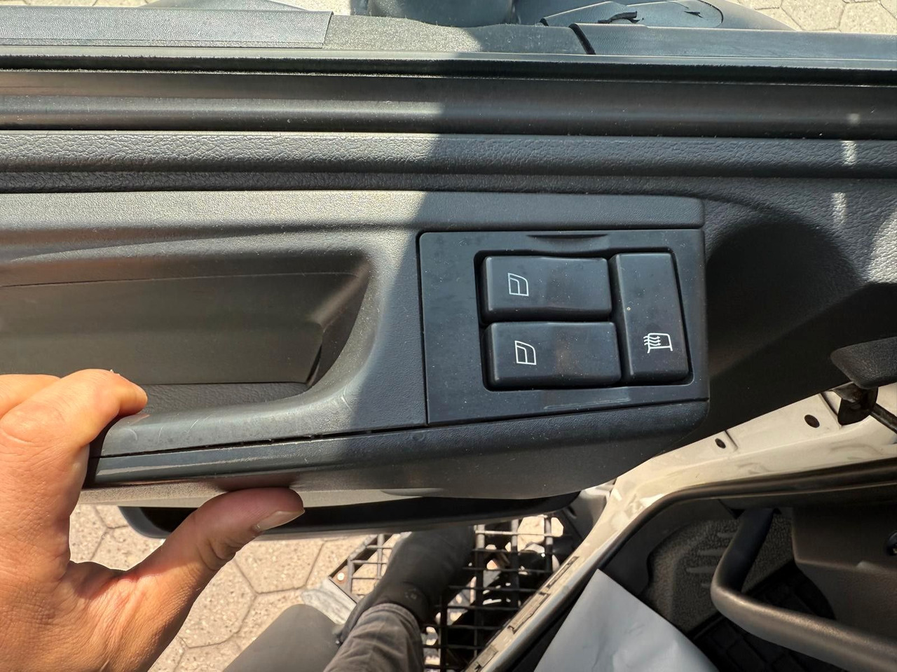 Camião frigorífico Volvo FL 240 Carrier Easy Cold+Hebebühne: foto 7