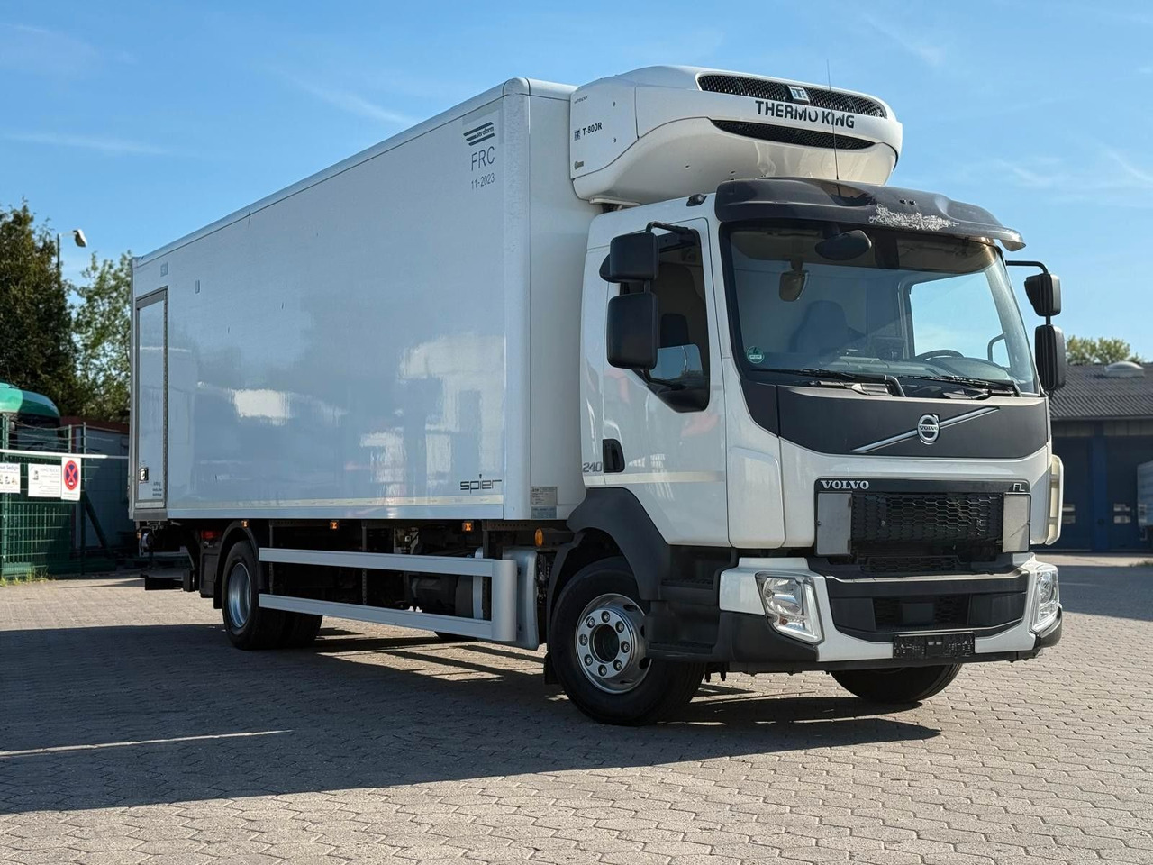 Volvo FL 42 R 240 +Thermoking T-880R+Kamera - Camião frigorífico: foto 1 Volvo FL 42 R 240 +Thermoking T-880R+Kamera - Camião frigorífico: foto 1