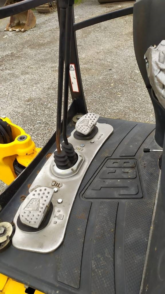 Mini escavadeira JCB 8018: foto 8