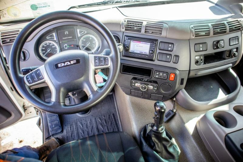 Fotografia de interior 1: Camião de caixa aberta/ Plataforma, Camião grua DAF CF 450-6X4+FASSI18T/M(3EXT)-78500KM