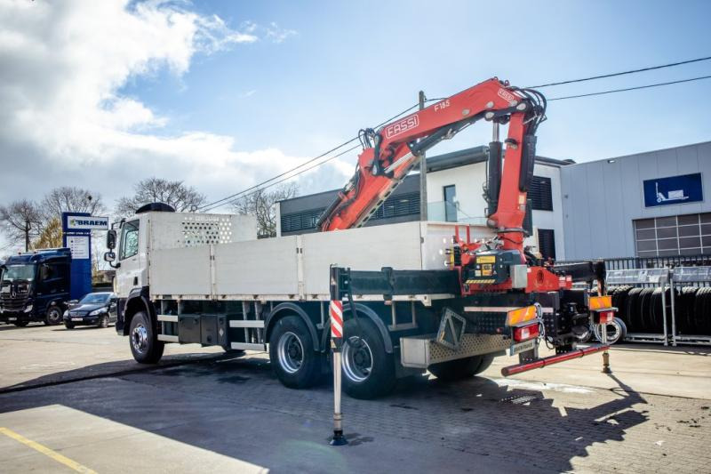 Camião de caixa aberta/ Plataforma, Camião grua DAF CF 450-6X4+FASSI18T/M(3EXT)-78500KM: foto 6