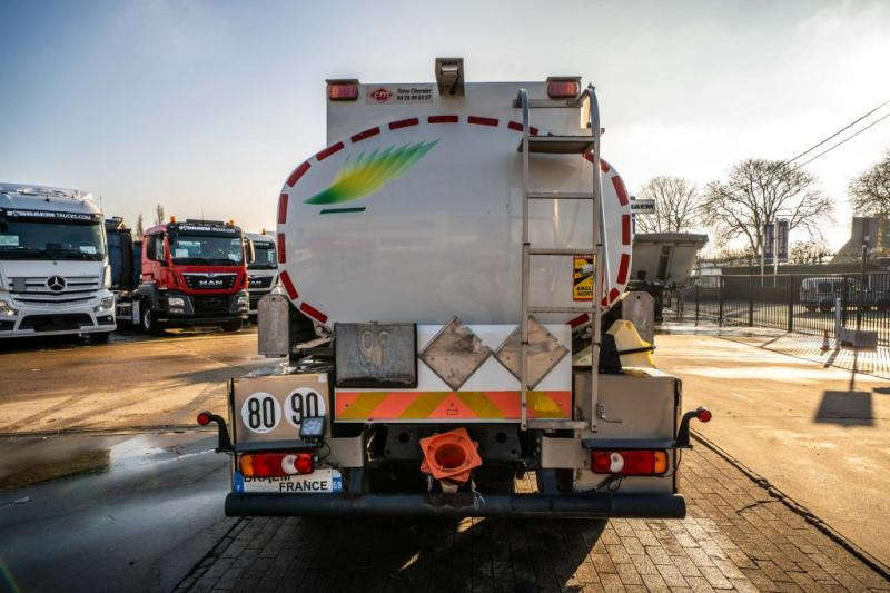 Iveco EURO CARGO 100-220 +CM 5500L + 3 COMP. - Caminhão tanque: foto 5 Iveco EURO CARGO 100-220 +CM 5500L + 3 COMP. - Caminhão tanque: foto 5