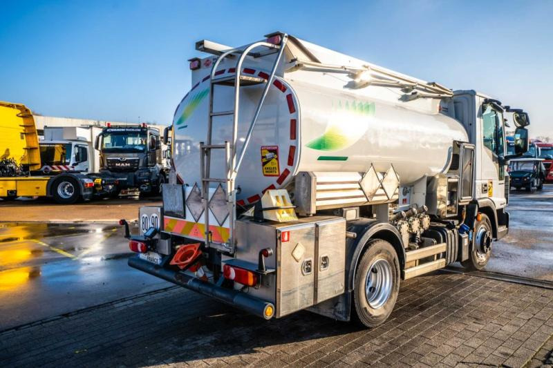 Iveco EURO CARGO 100-220 +CM 5500L + 3 COMP. - Caminhão tanque: foto 4 Iveco EURO CARGO 100-220 +CM 5500L + 3 COMP. - Caminhão tanque: foto 4