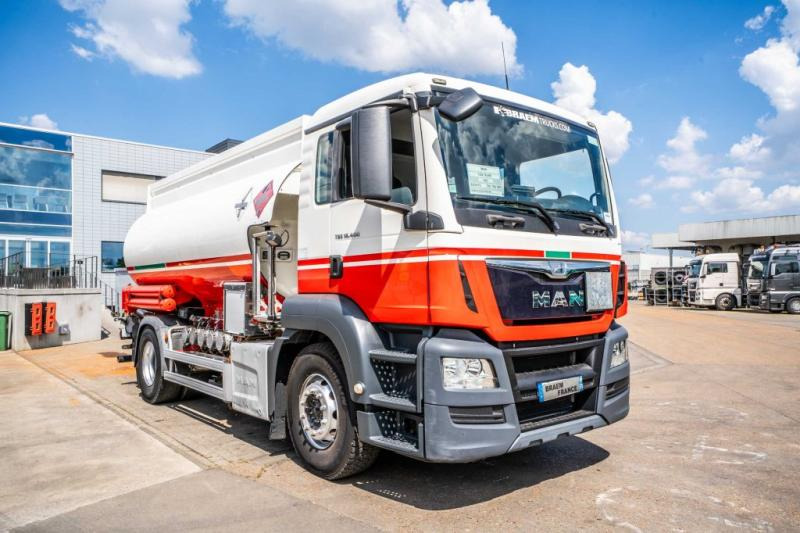 MAN TGS 18.400 BL+MAGYAR 13.500L / 5 COMP - Caminhão tanque: foto 2 MAN TGS 18.400 BL+MAGYAR 13.500L / 5 COMP - Caminhão tanque: foto 2