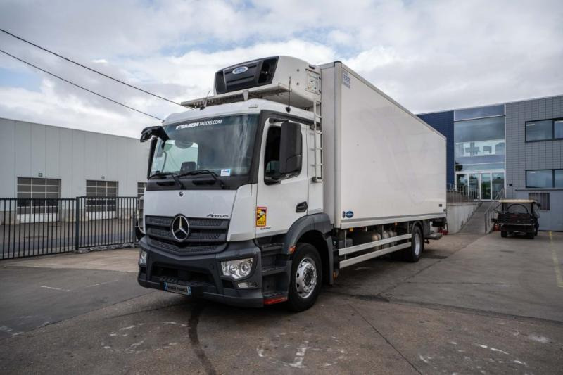 Mercedes ANTOS 1833 L +CARRIER SUPRA MULTI 1250Mt+DHOLLANDIA 2.5T. - Camião frigorífico: foto 1 Mercedes ANTOS 1833 L +CARRIER SUPRA MULTI 1250Mt+DHOLLANDIA 2.5T. - Camião frigorífico: foto 1