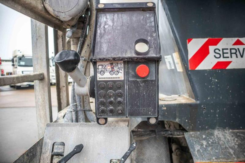 Camião betoneira Mercedes AROCS 3236 BB+LIEBHERR 9M3: foto 8