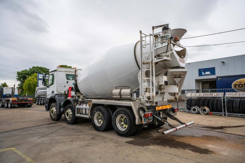 Mercedes AROCS 3240 + STETTER 9m3 - Camião betoneira: foto 5 Mercedes AROCS 3240 + STETTER 9m3 - Camião betoneira: foto 5
