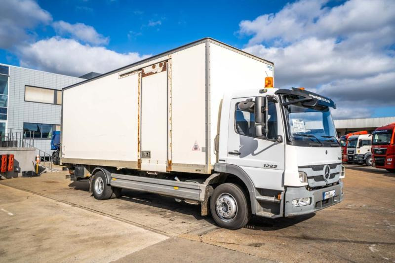 Mercedes ATEGO 1222 + D'HOLLANDIA 1.5T - Camião furgão: foto 2 Mercedes ATEGO 1222 + D'HOLLANDIA 1.5T - Camião furgão: foto 2