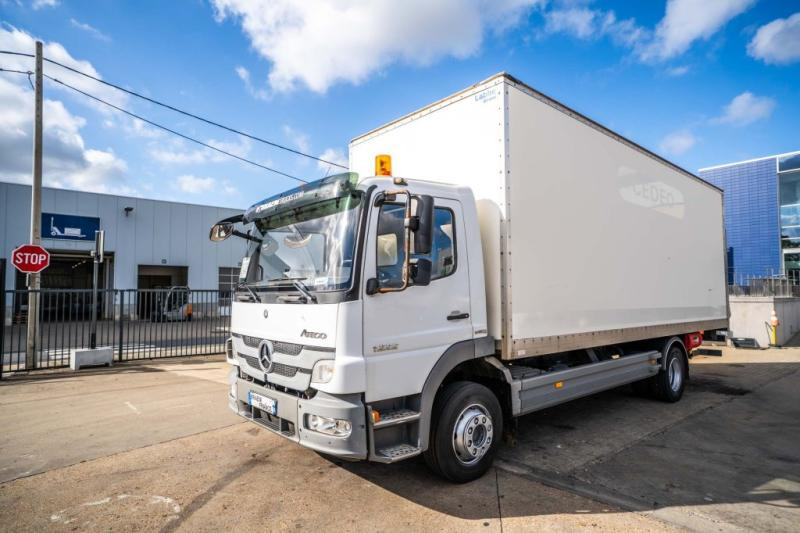 Mercedes ATEGO 1222 + D'HOLLANDIA 1.5T - Camião furgão: foto 1 Mercedes ATEGO 1222 + D'HOLLANDIA 1.5T - Camião furgão: foto 1