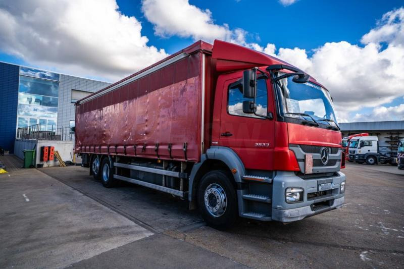 Mercedes AXOR 2533 -MP3+DHOLLANDIA 2.5T - Camião de lona: foto 2 Mercedes AXOR 2533 -MP3+DHOLLANDIA 2.5T - Camião de lona: foto 2