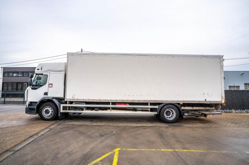 Renault D 19 280 WIDE + DHOLLANDIA 3 T. - Camião furgão: foto 2 Renault D 19 280 WIDE + DHOLLANDIA 3 T. - Camião furgão: foto 2