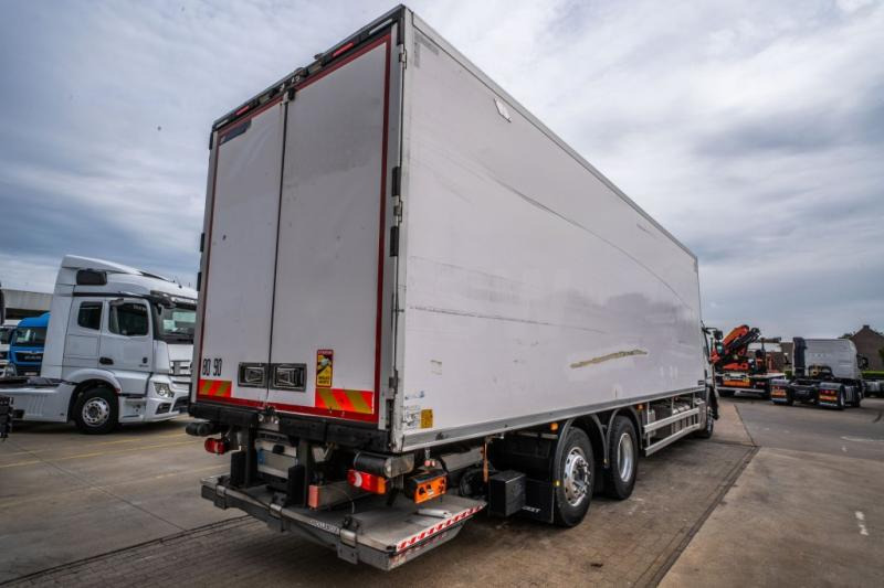 Renault D WIDE 380 DXI +CARRIER 1250 MT+DHOLLANDIA - Camião frigorífico: foto 4 Renault D WIDE 380 DXI +CARRIER 1250 MT+DHOLLANDIA - Camião frigorífico: foto 4