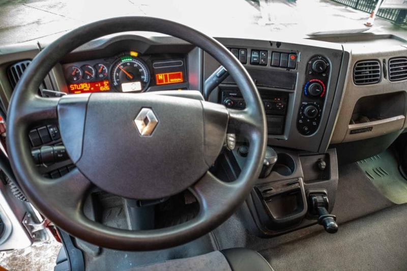 Fotografia de interior 3: Camião furgão Renault MIDLUM 270 DXI (18t.)+DHOLLANDIA 2T.