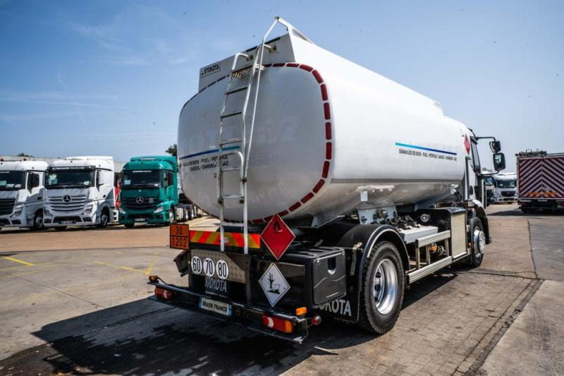 Renault MIDLUM 270 DXI + STOKOTA 14000L /4 COMP - Caminhão tanque: foto 4 Renault MIDLUM 270 DXI + STOKOTA 14000L /4 COMP - Caminhão tanque: foto 4