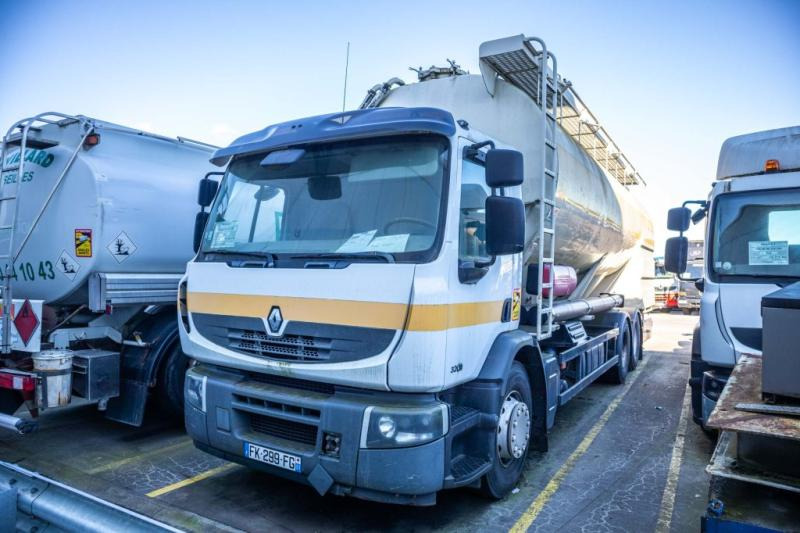 Renault PREMIUM 320 DXI+CITERNE ALIMENTAIRE ( engine problem) - Caminhão tanque: foto 1 Renault PREMIUM 320 DXI+CITERNE ALIMENTAIRE ( engine problem) - Caminhão tanque: foto 1