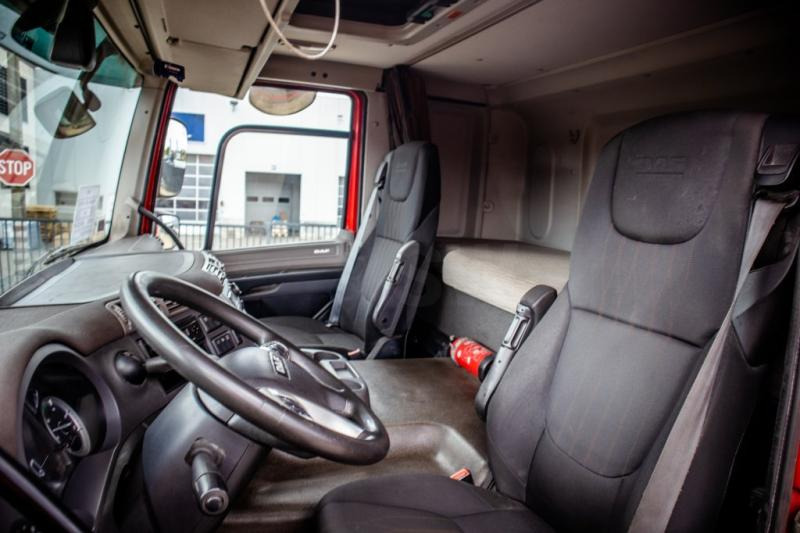 Fotografia de interior 1: Tractor DAF CF480+56Ton+Big Axle+Intarder+Hydr.