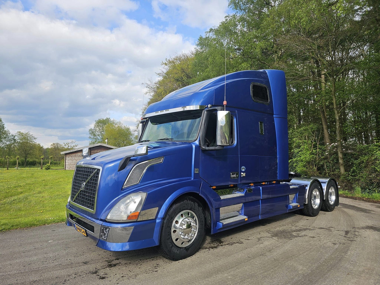 Tractor VOLVO VNL 670: foto 1