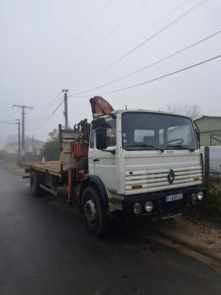 RENAULT - Camião de caixa aberta/ Plataforma: foto 1 RENAULT - Camião de caixa aberta/ Plataforma: foto 1